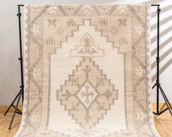 The Indoor Store - Hand Woven Wool Area Rug, Textured Beige & Off White, Traditional