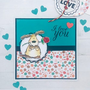 TI AMO,biglietto di auguri fatto a mano con tenerissimo cagnolino con fiore colorato a mano per festeggiare San Valentino,anniversario,amore