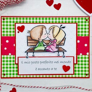 ACCANTO A TE,biglietto di auguri fatto a mano con dolci bimbi che si baciano colorati a mano con acquerelli per amore,anniversario