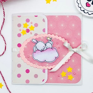 DOLCE NANNA,biglietto di auguri fatto a mano con dolce coniglietto che dorme su una nuvoletta colorato a mano con acquerelli,rosa per bimba