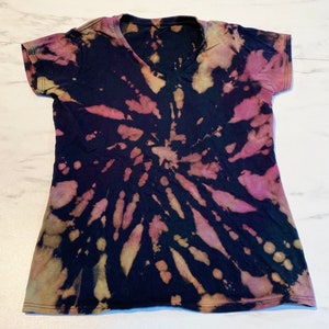 Unisex Custom Reverse Tie Dye Bleach Size S 311 LOVE STRESS Women's Sizing Unity Tour Tee Rare Vintage 311 Love Red V Neck T Shirt