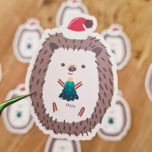 Sticker mignon hérisson de Noël | Sticker animal kawaii mignon | autocollant de journal | Papeterie mignonne | autocollant découpé | Sticker Hérisson