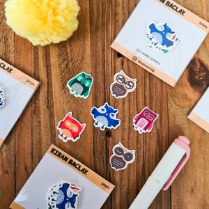 Pack d'autocollants mignons hiboux colorés | Lot de 15 autocollants | Stickers pour journaux | Stickers décoratifs | Stickers hibou émotionnel | Hiboux sombres