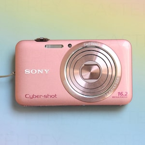 Sony Cyber-Shot DSC-WX7, rose Appareil photo numérique + chargeur + carte mémoire Appareil photo numérique 16,2 MP avec zoom optique 5x Viser et photographier Rose Cadeau pour maman Y2K Compact