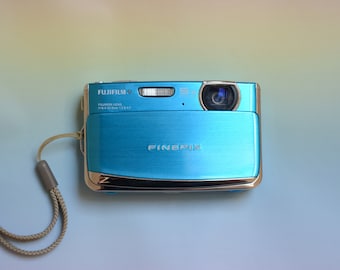 Digital Camera FUJIFILM Finepix Z Compact Camera Blue + 4 GB Card + Original Batterie Digicam 12.2 MP 5x Optical Zoom Point & Shoot 00s gift