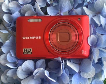 Digital Camera Olympus VG-160 Digicam Vintage y2k vibe red tested Retro digital camera 00s gift guide Christmas old compact camera y2k vibe