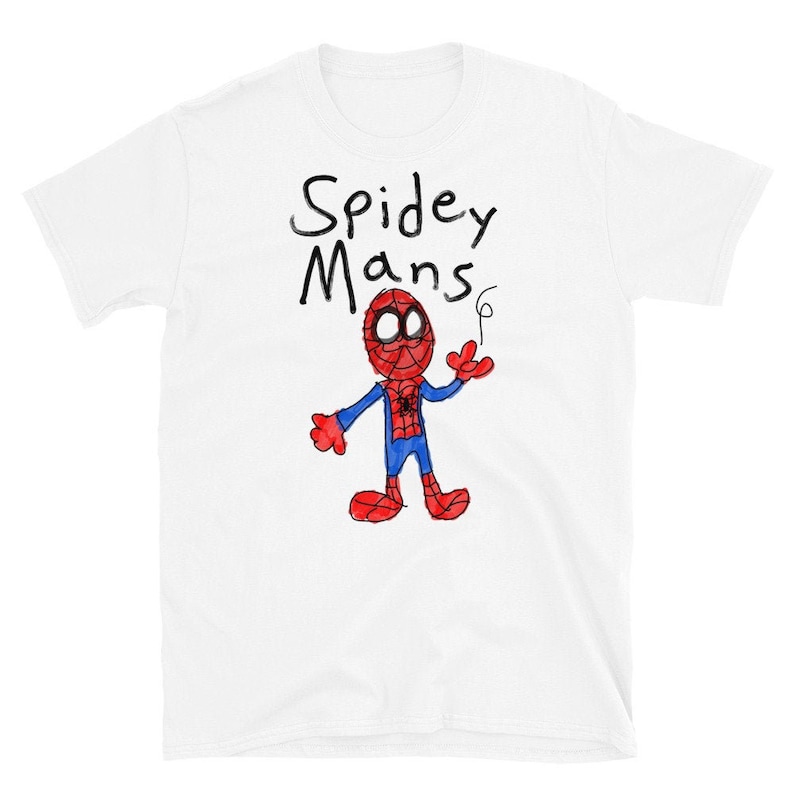Puede incluir: Camiseta blanca con una ilustraci&oacute;n dibujada a mano de Spiderman y el texto "Spidey Mans" en negro.