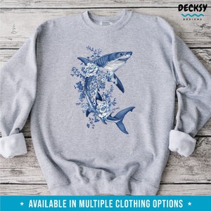 Shark Sweatshirt, Floral Shirt, Whale Shark Sweater Marine Biology Gift, Ocean Beach Hoodie, Gift For Shark Lover, Chinoiserie Aesthetic Tee imagen 9