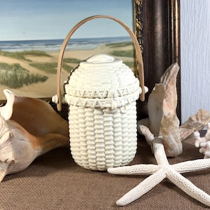 Vintage PartyLite Nantucket Basket Candleholder: Coastal Ceramic Jar with Shell Lid