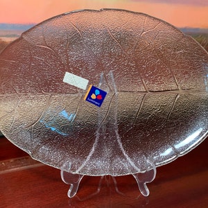 Vintage Arcoroc Aspen 13&quot; Oval Glass Serving Platter Embossed Leaf Shaped NEW with original Luminarc and Aspen labels