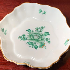 Herend Nanking Bouquet Vert Green Small Dessert Fruit Sauce Bowl Trinket Dish Porcelain Hand Painted Gold Trim on Basketweave Rim Hungary