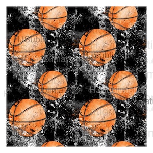 Könnte beinhalten: Ein sich wiederholendes Muster mit orangefarbenen Basketbällen mit schwarzen Linien und strukturiertem Aussehen. Die Basketbälle sind vor einem schwarz-weißen, gesprenkelten Hintergrund platziert, wodurch ein dynamisches Sportdesign entsteht.