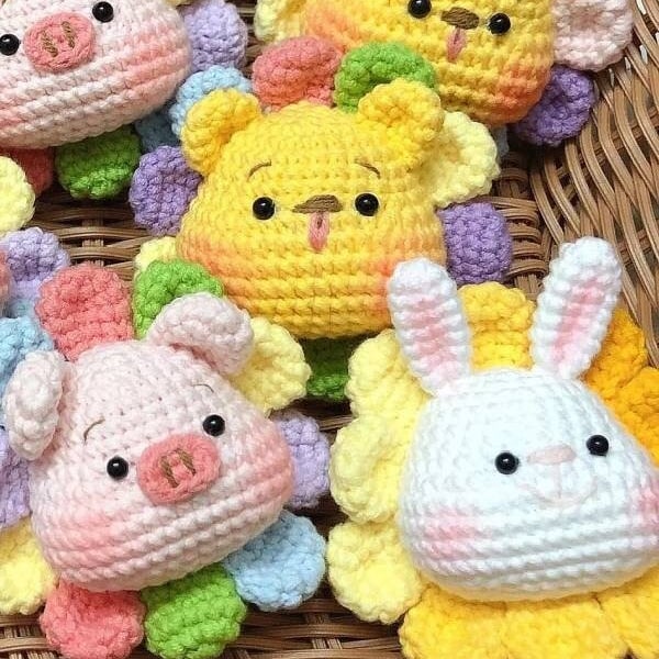 3 in 1 EASY crochet pattern for beginners. Cute flower animal (pig, bunny and bear) Amigurumi for mother's day
