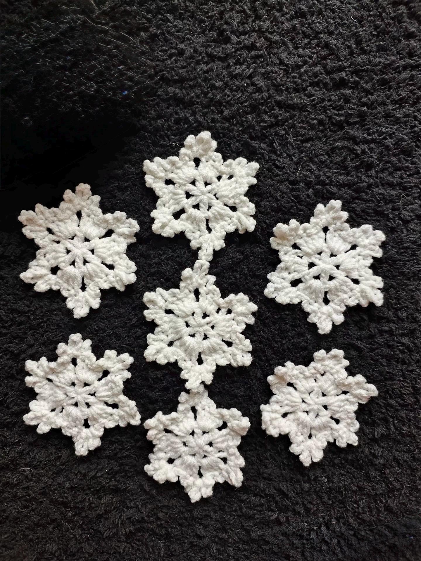 クリスマス スノーフレーク キーホルダー キーチャーム かぎ針編み