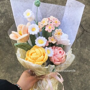 Pink Crochet bouquet patterns bundle with detailed yarn flowers, including roses, tulips, and sunflowers, perfect for DIY crochet bouquets, decorative crafts, and handmade gifts.