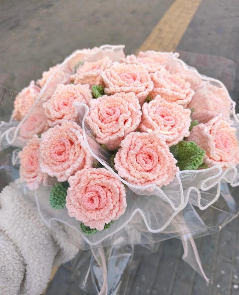 Bouquet de fleurs au crochet, motif P - Cadeau pour maman au crochet 11 en 1 Débutant intermédiaire - Instructions faciles, étape par étape, PDF imprimable image 9