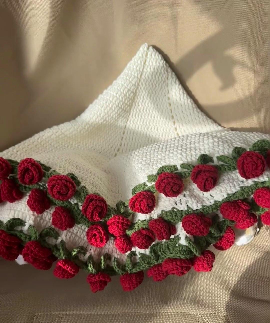 Viral Rose Flower Blanket Crochet Pattern – Valentine’s Rose Bouquet ...