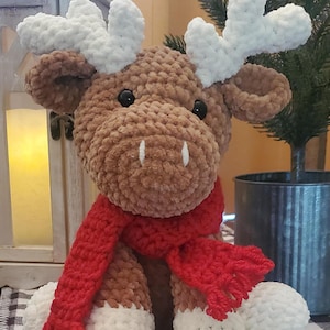 Crochet Moose plushie/ Christmas gifts/ winter decor/ Moose stuffed animal/ farmhouse decor/birthday gift