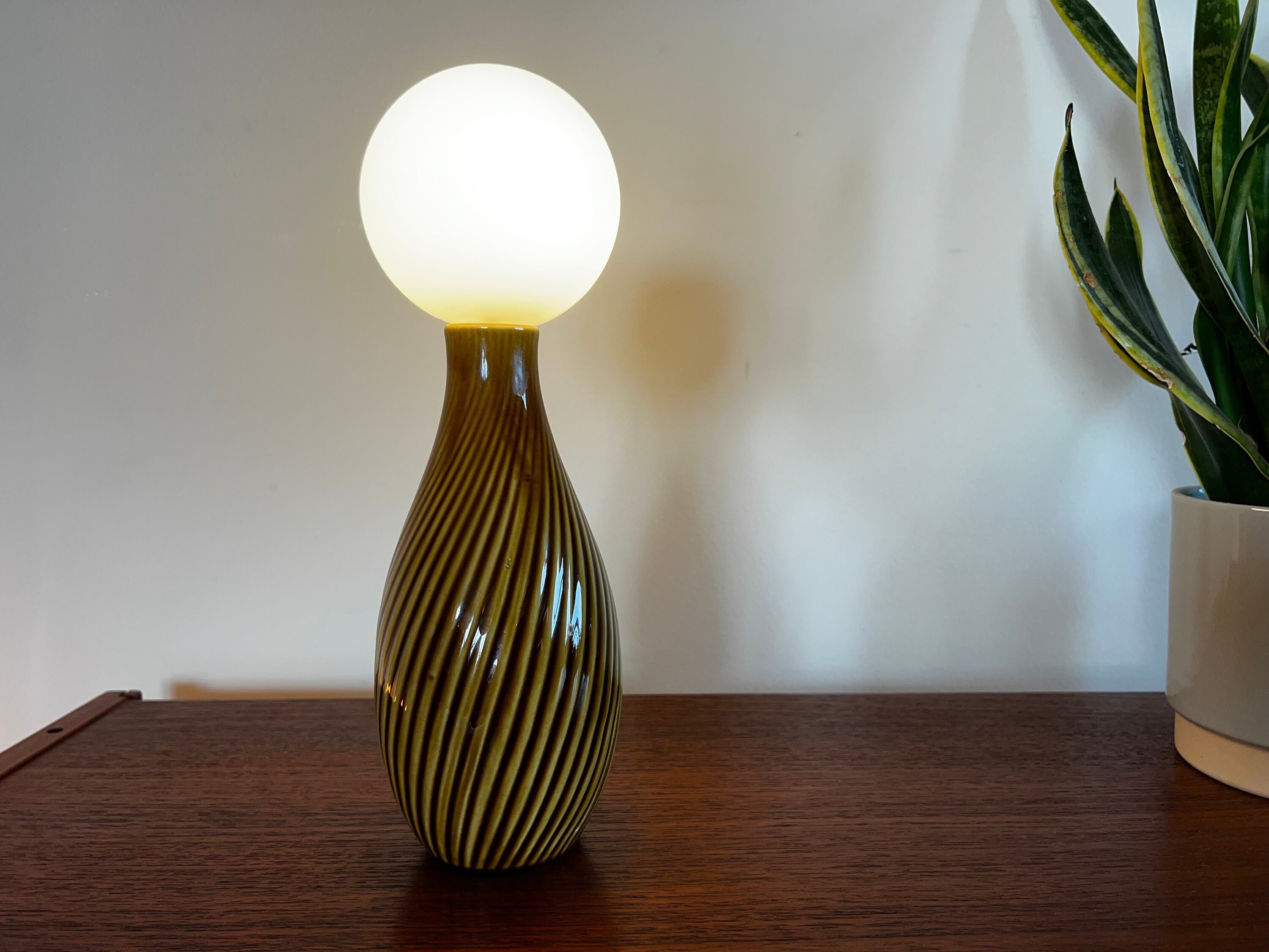 Vintage 1960 s Arthur Wood Vase Lamp LOLLIPOP