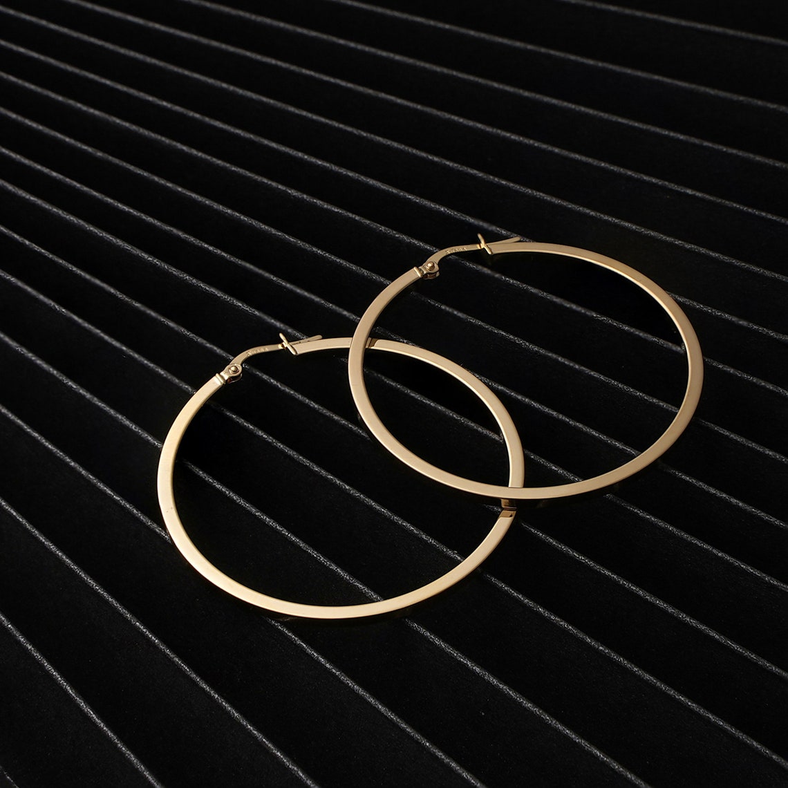 Classic Round Hoop Earrings (S) 14K