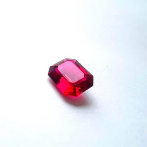 Hand-cut Verneuil ruby D