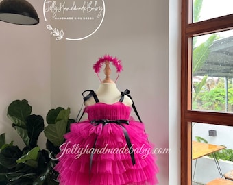 Le mélange parfait de style et de confort, un bonheur d'anniversaire avec la robe en tulle rose vif
