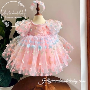 Vestido de tul blanco con mariposas / Desvelando un vestido de cuento de hadas / Creando recuerdos en celebración