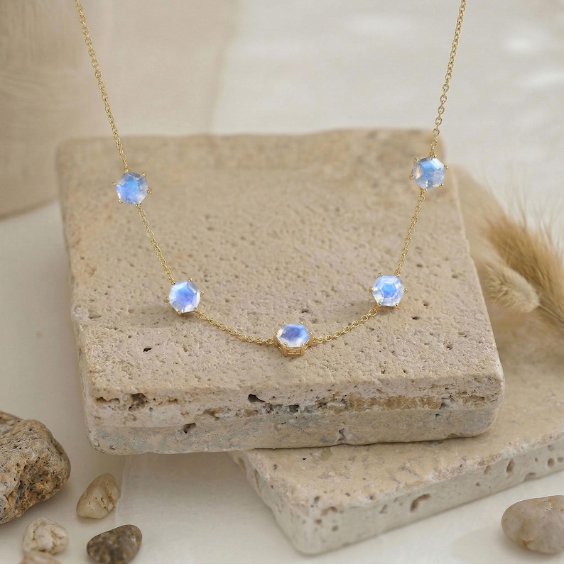 Minimalist Moonstone chain station necklace in sterling silver dainty everyday jewelry
Delicate Moonstone minimalist station necklace for women layered jewelry gift
Handmade Moonstone minimalist chain necklace elegant June birthstone jewelry
Moonstone minimalist station necklace with spaced gemstones on fine silver chain