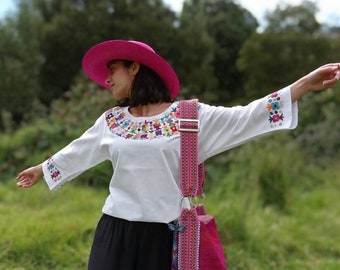 Blusa bordada Hecho en Ecuador 100% algodón