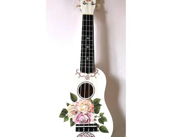 Rose Delight-ukelele | Met de hand aangebracht ontwerp en kristaldetails