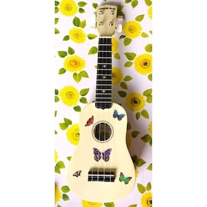 Rozanna&#39;s Butterfly Crystal Ukulele, Light Yellow