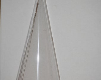 Cône en plastique de 6,75 po. utilisé pour fabriquer le cône de corps de poupée ange en verre de mer