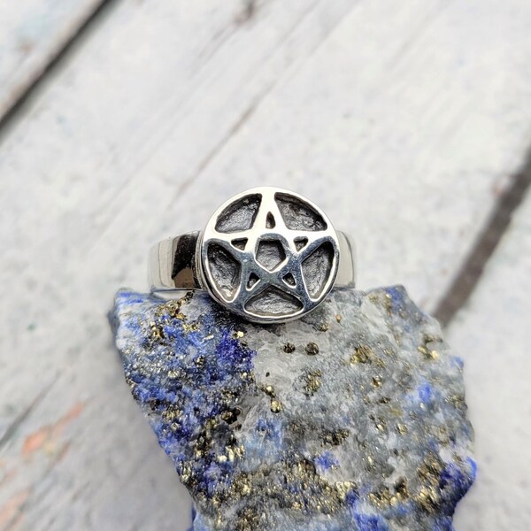 Sizes 5 to 9 / 925 Sterling Silver Lightly Oxidized PENTAGRAM Ring / CELTIC STAR Ring / Dainty Pentacle Ring for Protection / Witch Ring