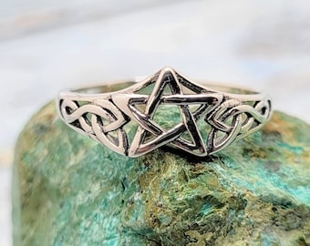 Sizes 4 to 10 / 925 Sterling Silver Oxidized PENTAGRAM Ring, CELTIC STAR Ring, Protection Ring, Dainty Pentacle Ring, Witch Ring, Pagan