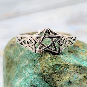 Sizes 4 to 10 / 925 Sterling Silver Oxidized PENTAGRAM Ring, CELTIC STAR Ring, Protection Ring, Dainty Pentacle Ring, Witch Ring, Pagan