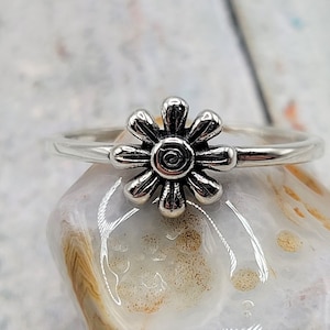 Sizes 4-10 / 925 Sterling Silver FLOWER Oxidized Finger Ring / Dainty Silver Ring / Boho Flower Ring