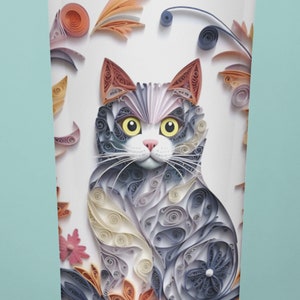 Moustaches fantaisistes : un chat en papier piquant au milieu d'un gobelet à guirlande florale 20 oz | Amoureux des chats | 2Commerçants