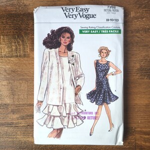 May include: A sewing pattern for a dress with a ruffled hem. The pattern is for sizes 8-10-12 and is labelled "Very Easy/Très Facile".