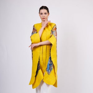 Handmade Silk Felted Women Poncho Yellow Gustav Klimt Lady with Fan Plus Size Luxury Wool Poncho Oversized Cardigan imagem 10