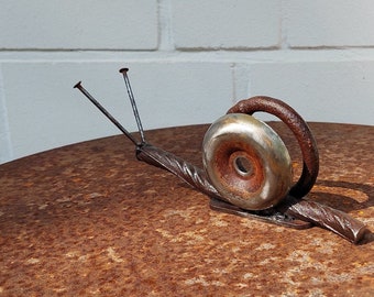 Round snail made of scrap metal, unique, scrap art, gift idea, put out feelers, snail shell, slowness, animal, snail
