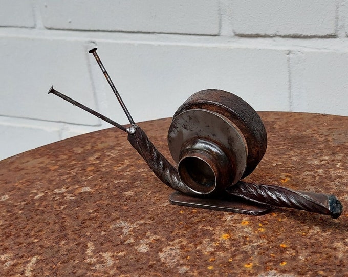 Snail Gary made of scrap metal, unique, scrap art gift idea, scrap art, stretching out feelers, snail shell, slowness, animal