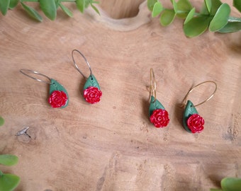 Pink flower and green leaf earrings in polymer clay - Handmade