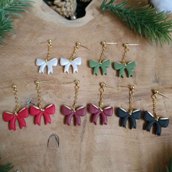 Boucles d'oreilles en forme de nœuds en pâte polymère, rubans de Noël - Fait main