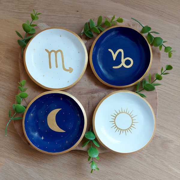 Clay cups with gold painted outline, empty jewelry, empty pockets, decoration, astrology theme - Handmade