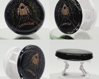 Agarre de teléfono Oráculo Místico Negro y Dorado o Carrete de Insignia Retráctil: Soporte de Teléfono Planchette Negro Místico o Soporte de IDENTIFICACIÓN