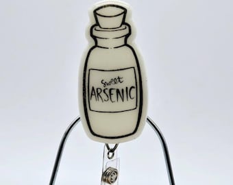 Agarre para teléfono de resina epoxi con arsénico dulce y gótico; carrete de credencial retráctil que brilla en la oscuridad en azul