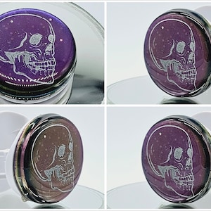Farbverschiebung Side View Gothic Anatomischer Schädel Phone Grip oder Badge Reel: Epoxidharz Farbverschiebung Gothic Skull Phone Halter oder ID Halter