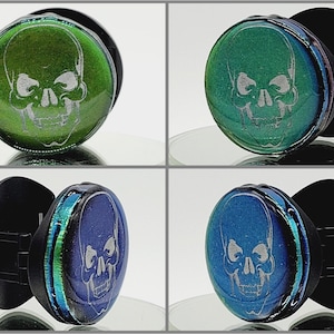 Color Shift Skull Cell Phone Grip or Badge Reel: Epoxy Resin Color Shift Gothic Skull Phone Holder or ID Holder