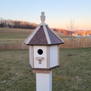 Country Bird House Amish Made, 1 Nesting Compartment Poly Birdhouse