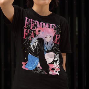 FEMME FATALE シャツ、かわいいメンヘラ悪魔ガール、キュートな闇系デスメタル、美的パステルゴスアニメ服、日本のグランジファッション